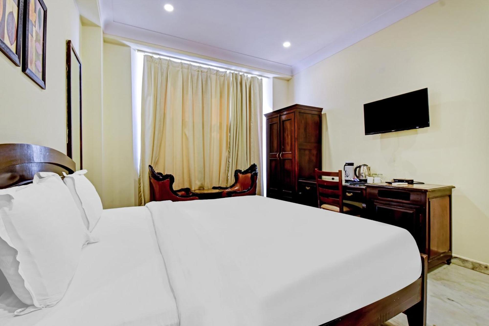 Collection O Hotel Four Boutique Kukas Buitenkant foto