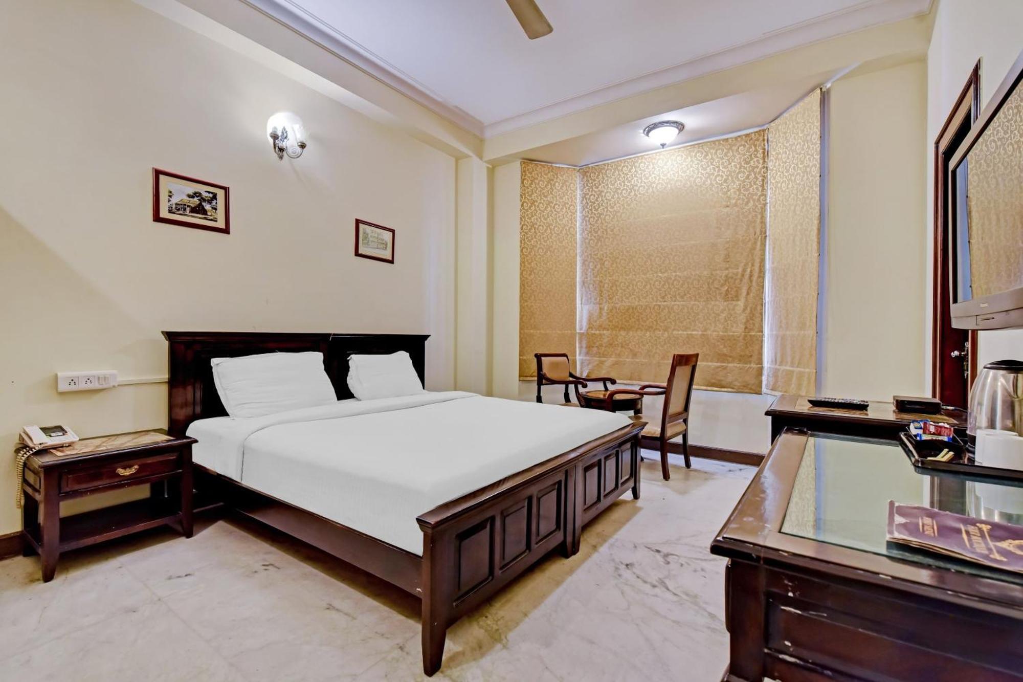Collection O Hotel Four Boutique Kukas Buitenkant foto