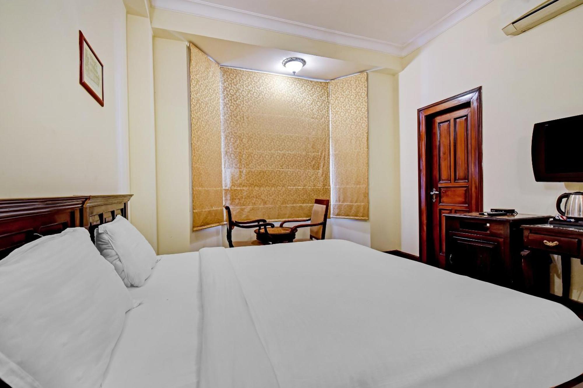 Collection O Hotel Four Boutique Kukas Buitenkant foto