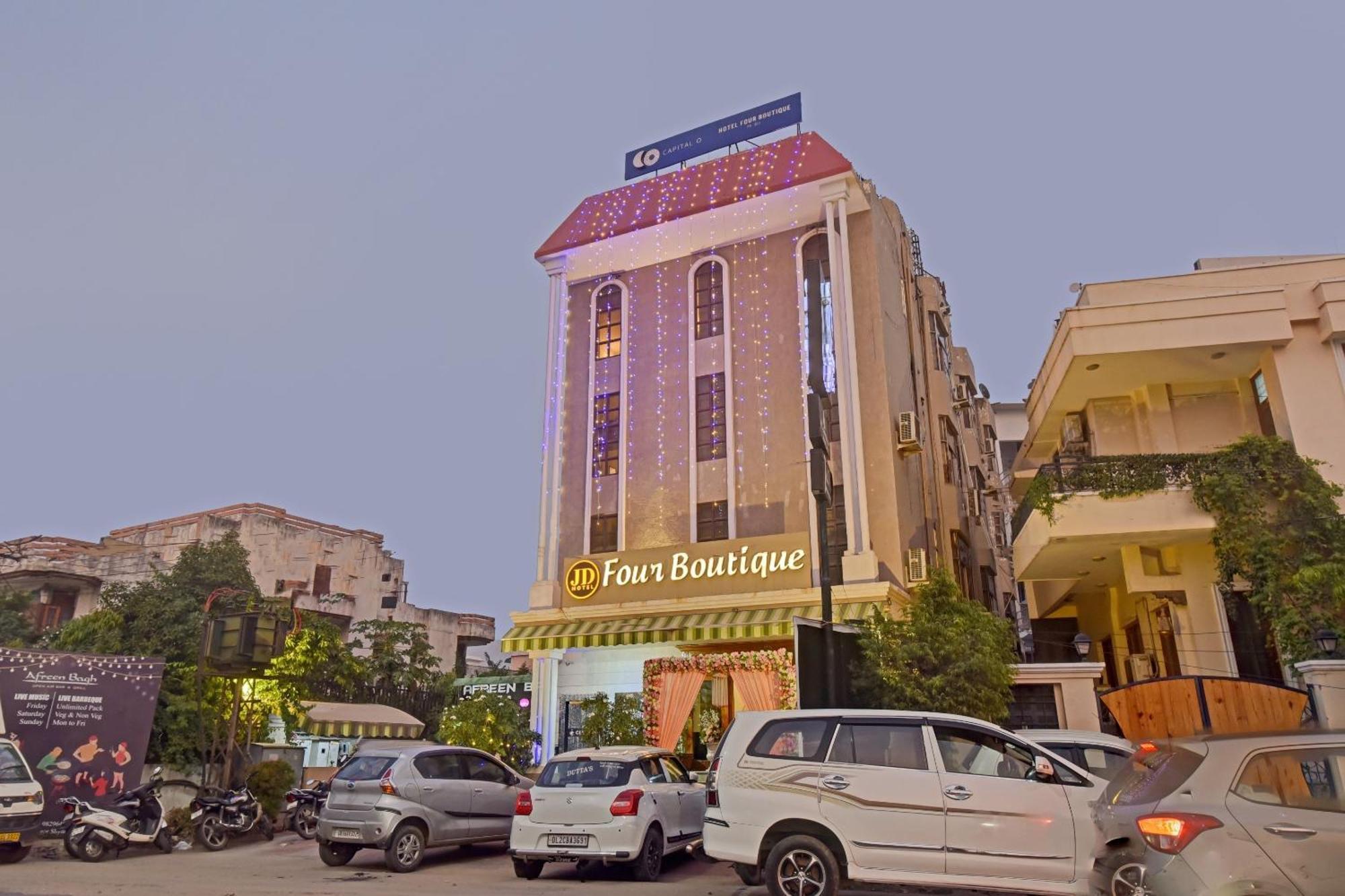 Collection O Hotel Four Boutique Kukas Buitenkant foto