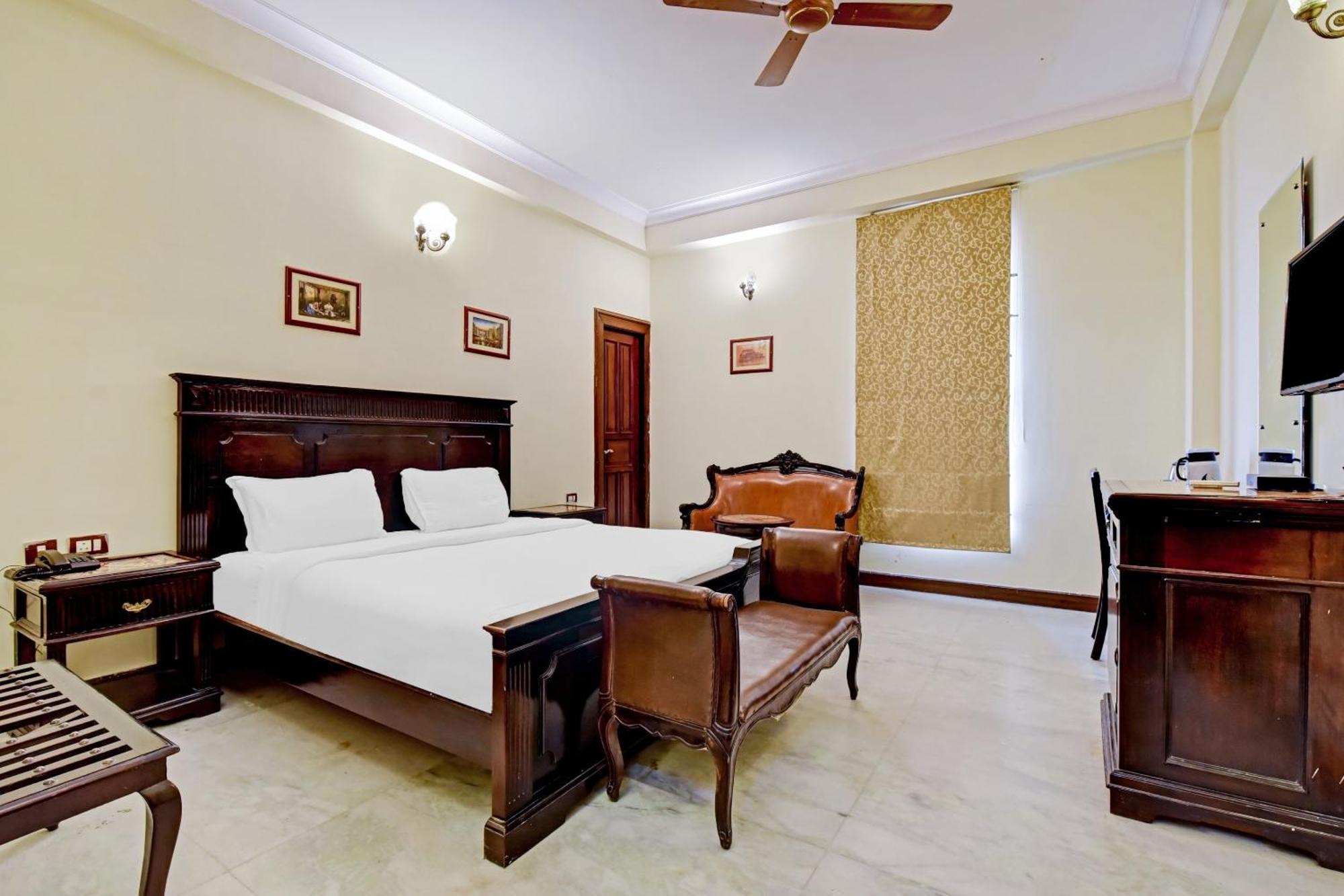 Collection O Hotel Four Boutique Kukas Buitenkant foto