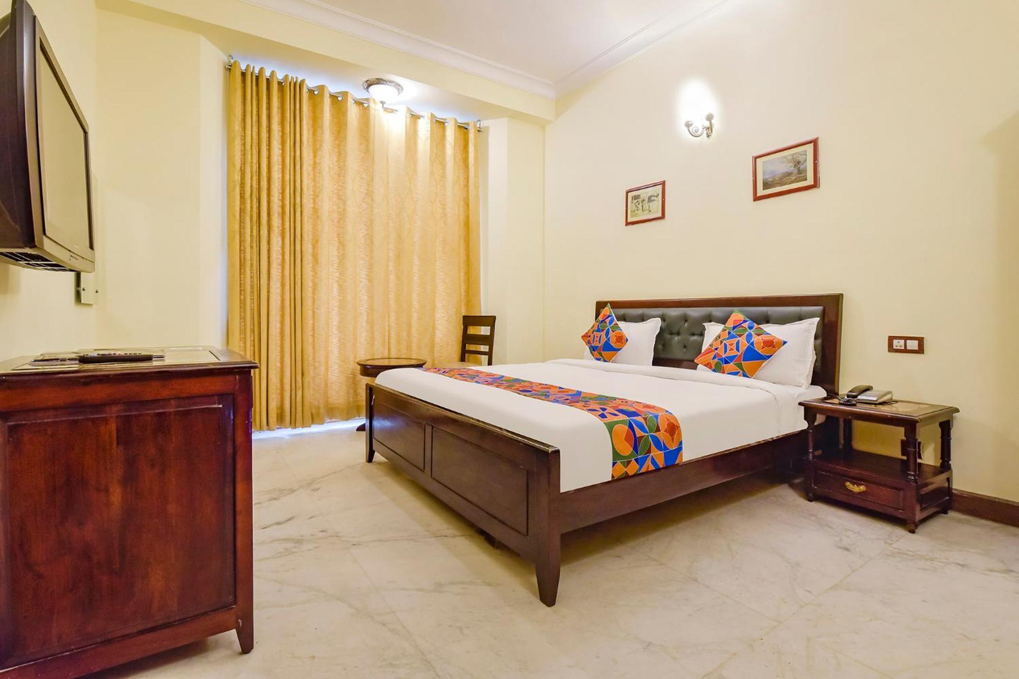 Collection O Hotel Four Boutique Kukas Buitenkant foto