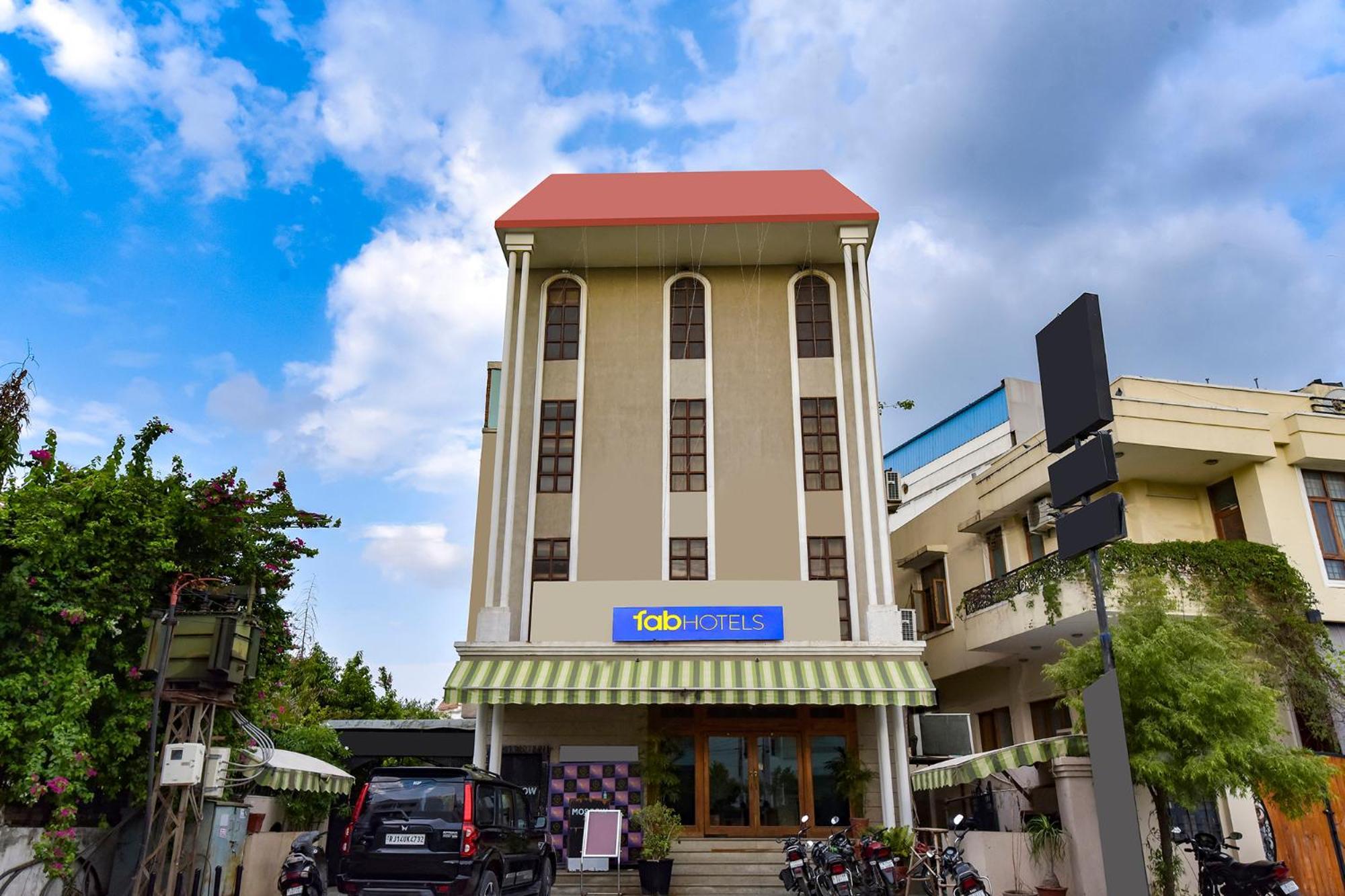 Collection O Hotel Four Boutique Kukas Buitenkant foto