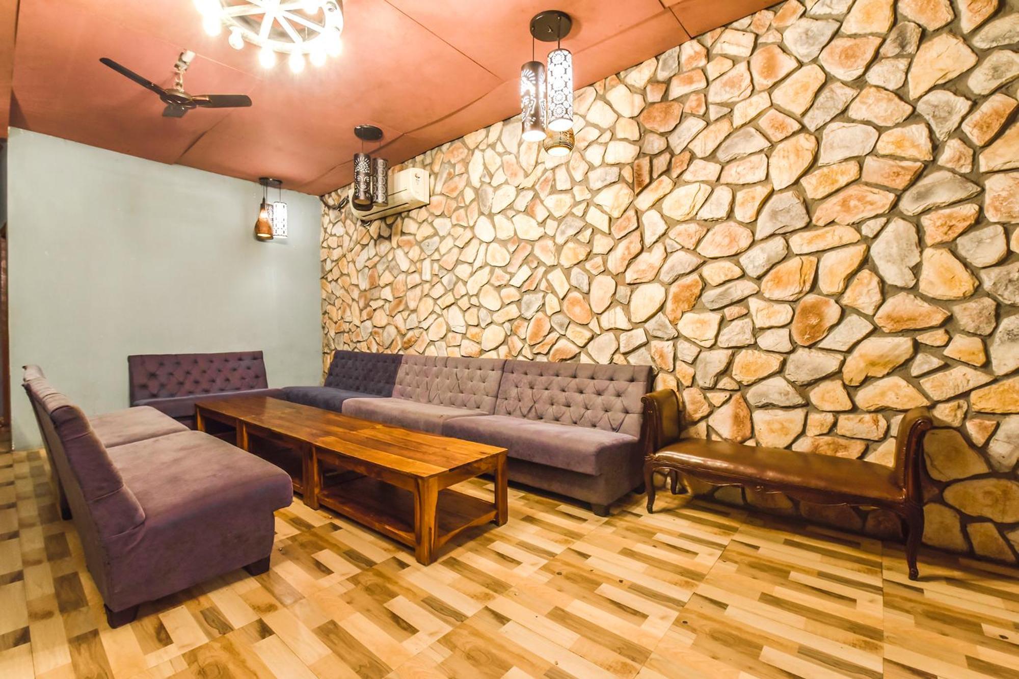 Collection O Hotel Four Boutique Kukas Buitenkant foto
